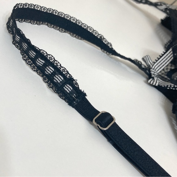 Victoria’s Secret Black Sheer Lace Plunge Unlined Underwire Bra 32C Coquette - Picture 5 of 11